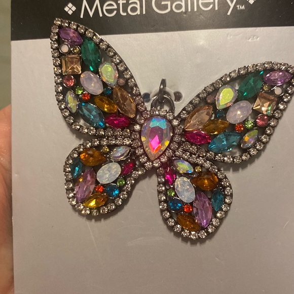 Gorgeous butterfly piece you can make into a necklace. Brand new. - Picture 3 of 4